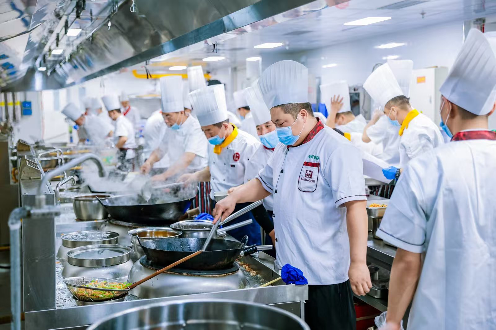 创新食谱绘美味健康画卷,圣禾载誉而归续写学生餐暖心新篇章 创新食谱绘美味健康画卷,圣禾载誉而归续写学生餐暖心新篇章