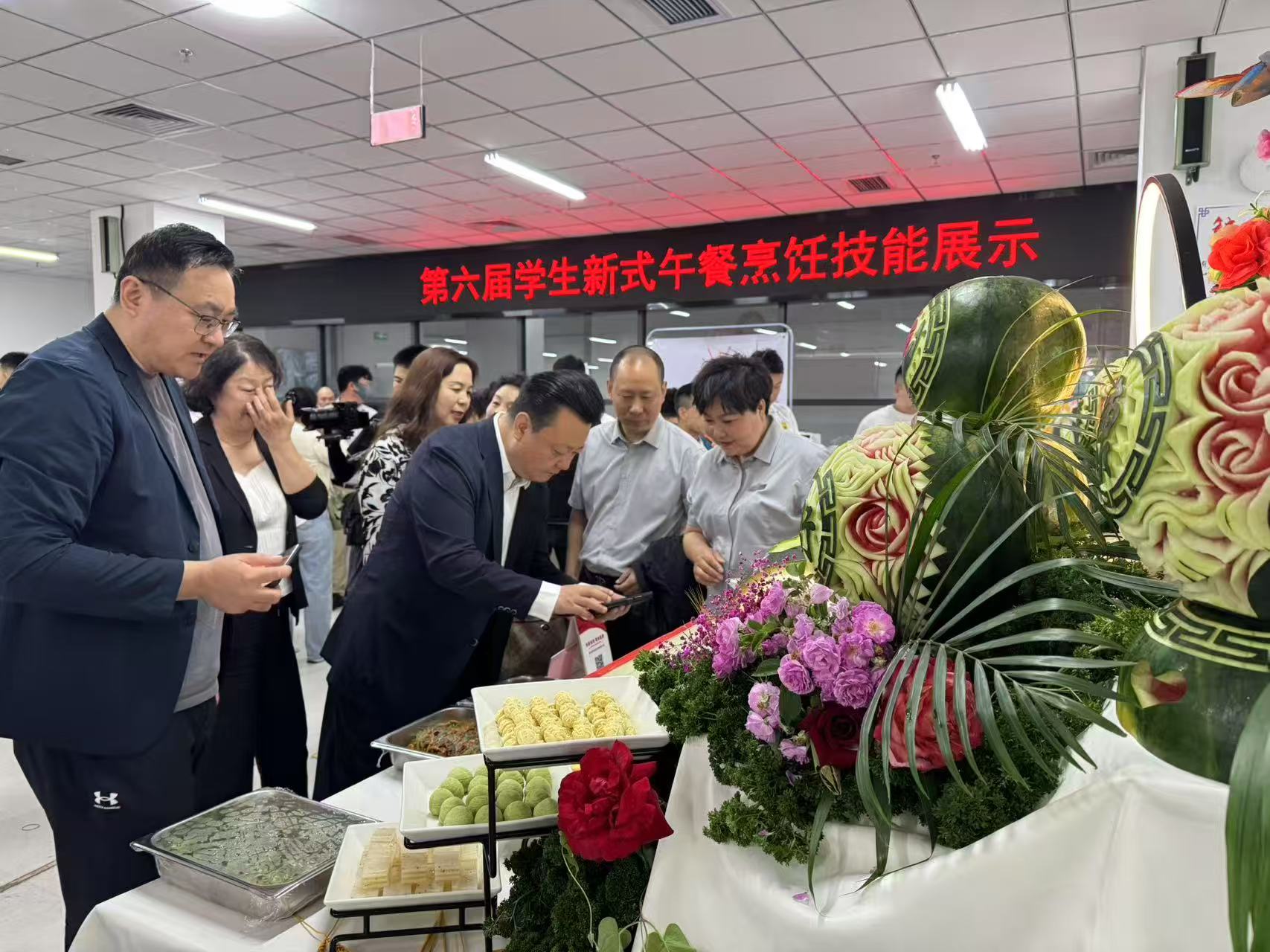 创新食谱绘美味健康画卷,圣禾载誉而归续写学生餐暖心新篇章 创新食谱绘美味健康画卷,圣禾载誉而归续写学生餐暖心新篇章